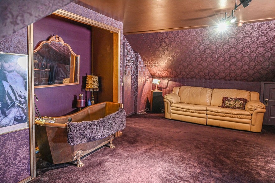 More Photos Of 1272 SW Fillmore St, Topeka Hospitality For Sale