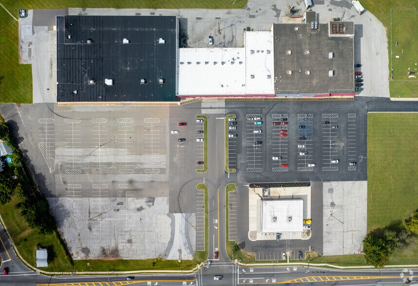 More Photos Of 233 S Broadway, Pennsville Unknown For Lease