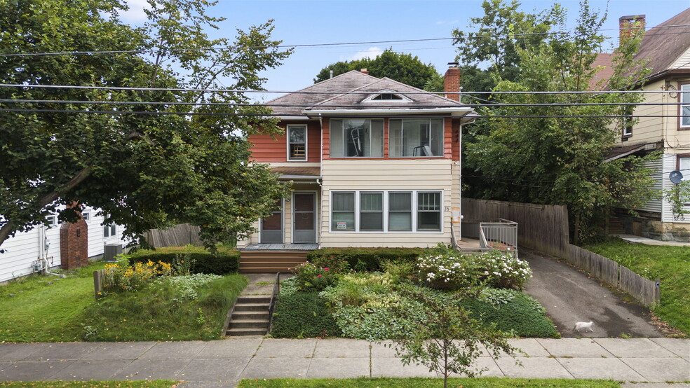 Primary Photo Of 16 Grand Blvd, Binghamton Medical For Lease