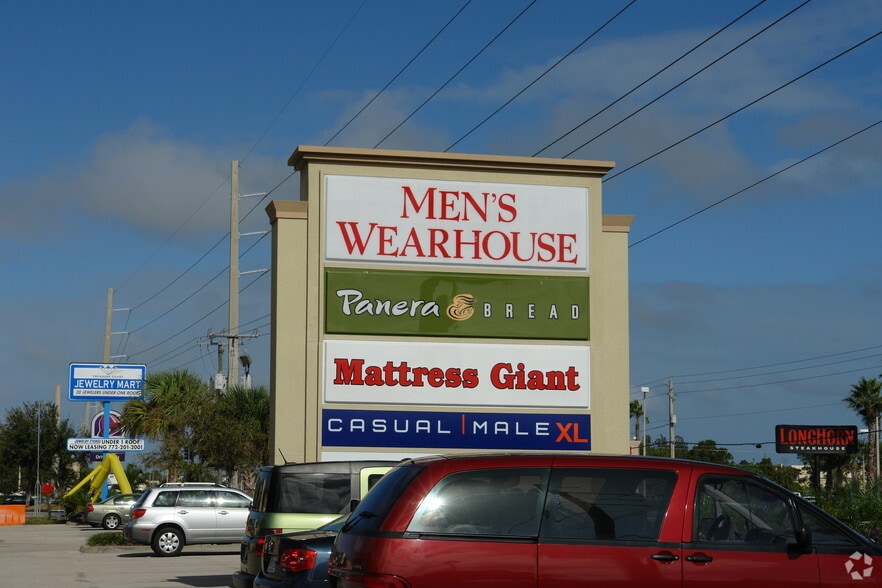 More Photos Of 2670-2860 NW Federal Hwy, Jensen Beach Storefront For Sale