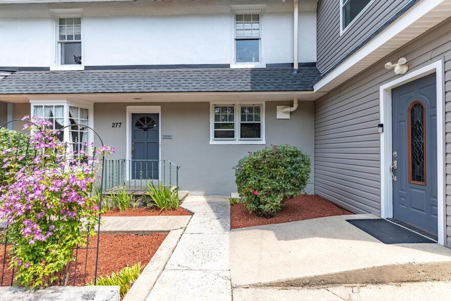 More Photos Of 277 W Baltimore Pike, Media Office For Sale