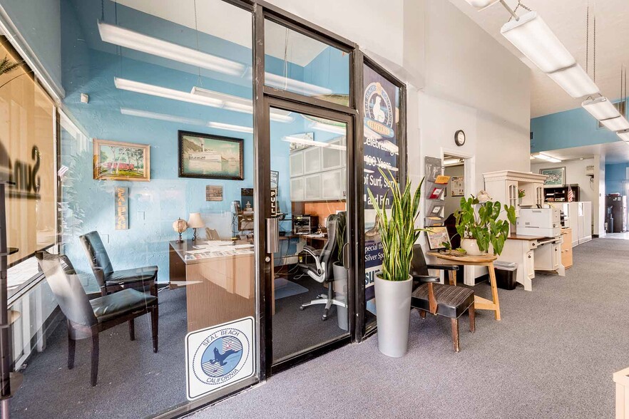 More Photos Of 216 Main St, Seal Beach Storefront For Lease