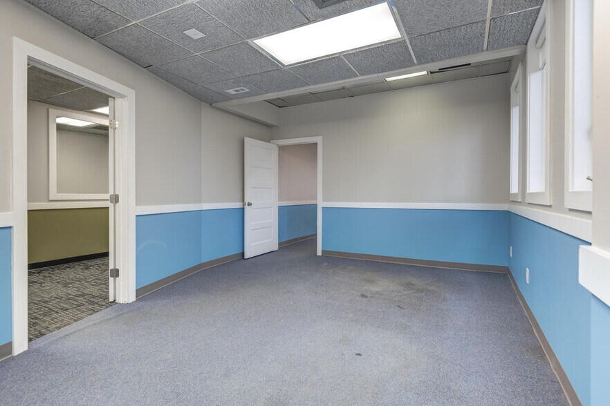 More Photos Of 1575 Hillside Ave, New Hyde Park Medical For Sale