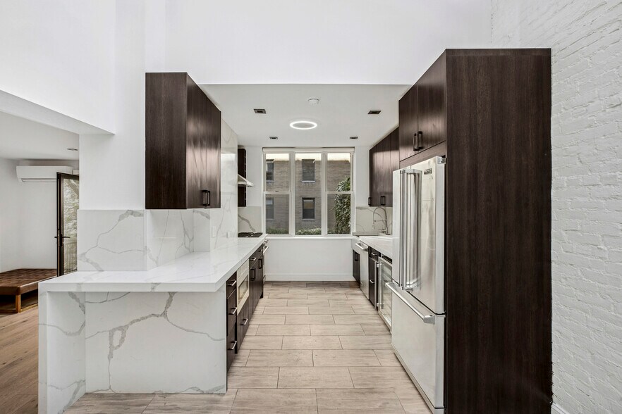 More Photos Of 141 E 17th St, New York Apartments For Sale