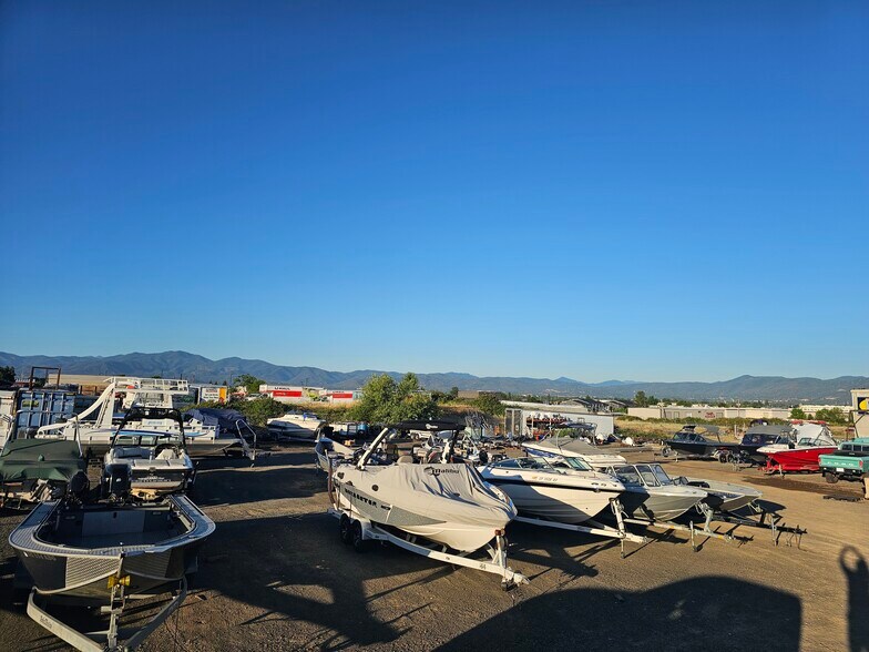 More Photos Of 3811 Crater Lake Hwy, Medford Warehouse For Sale