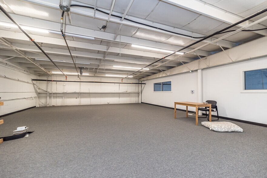 More Photos Of 1850 County Line Rd, Huntingdon Valley Warehouse For Lease