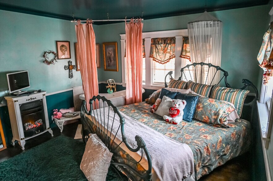 More Photos Of 1272 SW Fillmore St, Topeka Hospitality For Sale