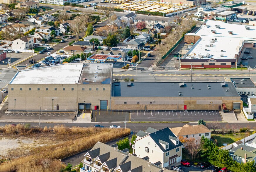 More Photos Of 3949 Austin Blvd, Island Park Warehouse For Sale