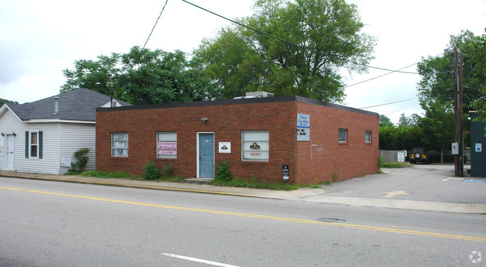 Primary Photo Of 108 N Lake Dr, Lexington Storefront For Sale