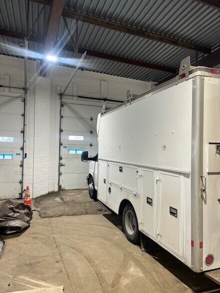 More Photos Of 7210 Carnegie Ave, Cleveland Warehouse For Lease