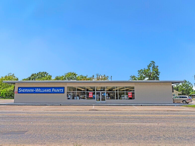 More Photos Of 2900 Avenue F, Bay City Freestanding For Sale