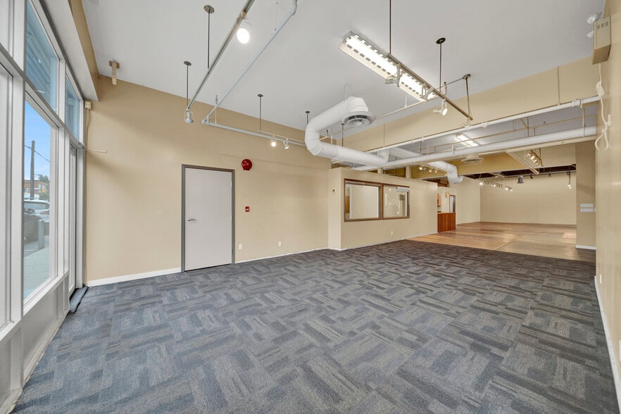 More Photos Of 1353-1363 Main St, North Vancouver District Storefront Retail Office For Lease