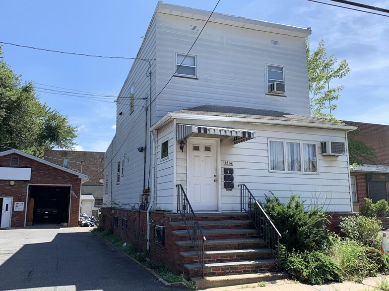 More Photos Of 1314 E Elizabeth Ave, Linden Light Distribution For Sale