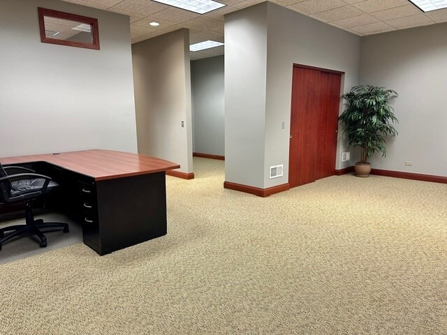 More Photos Of 707 Ridgeview Dr, McHenry Flex For Sale