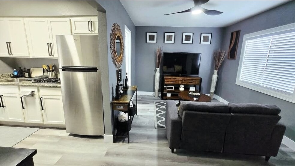 More Photos Of 905 E Fayle Ave, Baytown Apartments For Sale