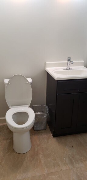 More Photos Of 3035 E Commercial Blvd, Fort Lauderdale Medical For Sale