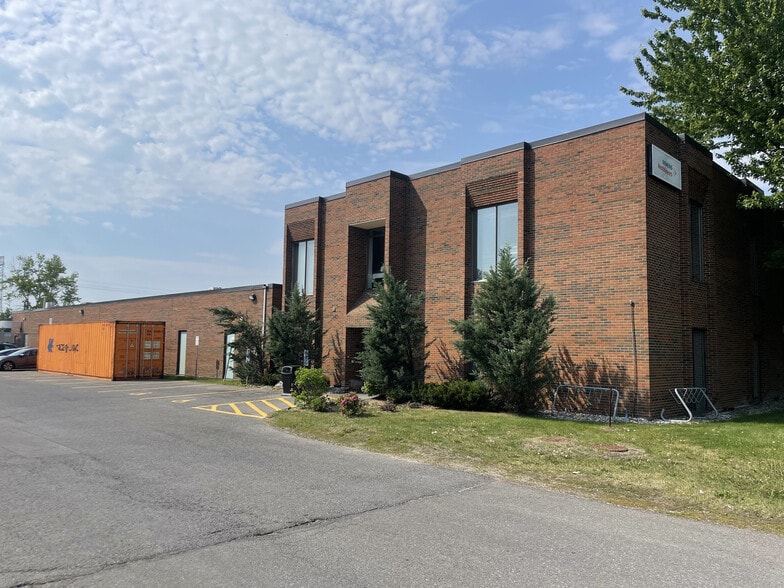 More Photos Of 2060 Walkley Rd, Ottawa Warehouse For Lease