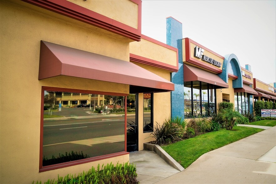 Primary Photo Of 422 W Whittier Blvd, La Habra Storefront Retail Office For Lease