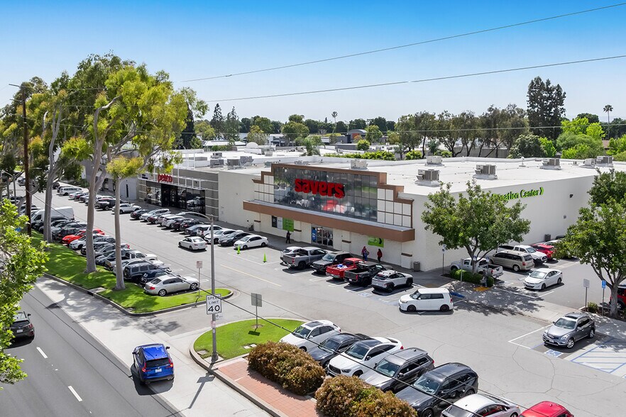 More Photos Of 5227 Lakewood Blvd, Lakewood General Retail For Sale