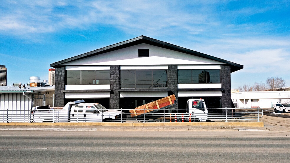 More Photos Of 910 Glendale Ave, Sparks Showroom For Sale