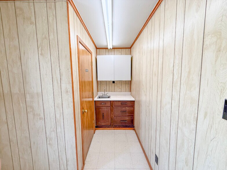 More Photos Of 11730 Highway 152, Pampa Warehouse For Sale