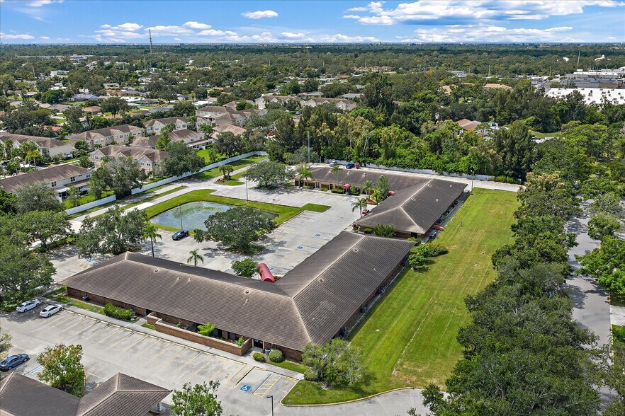 More Photos Of 4012-4020 Sawyer Rd, Sarasota Medical For Lease