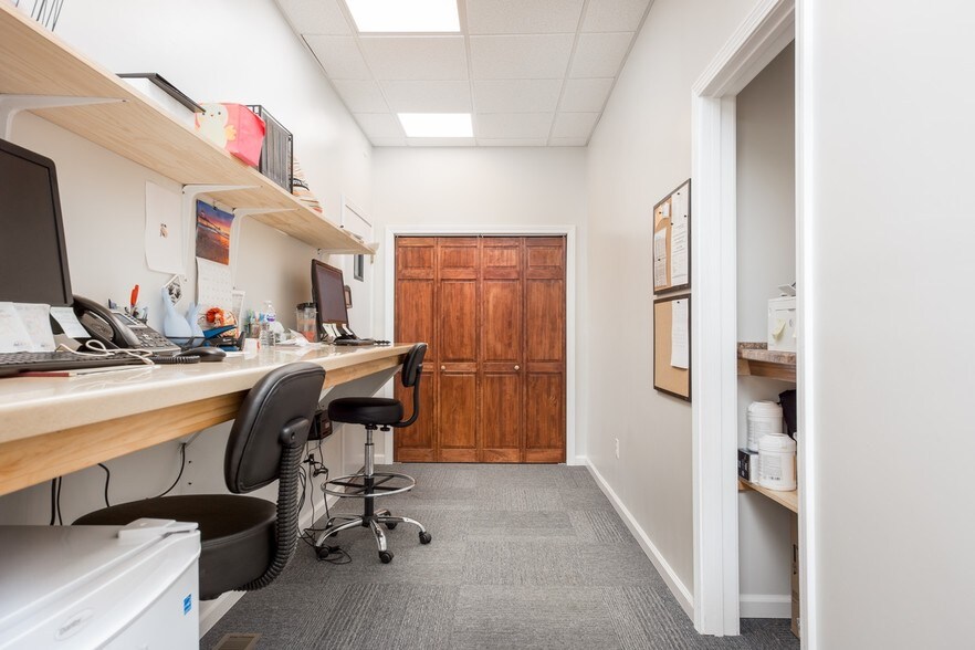 More Photos Of 4300 Post Rd, Warwick Medical For Sale