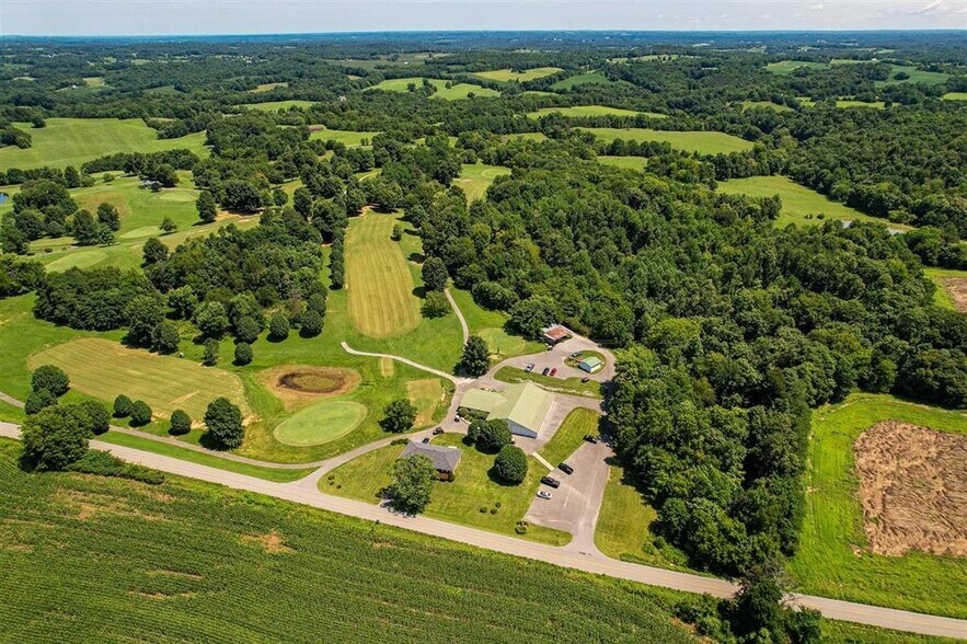 More Photos Of 6198 Randolph Summer Shade Rd, Summer Shade Sports And Entertainment For Sale