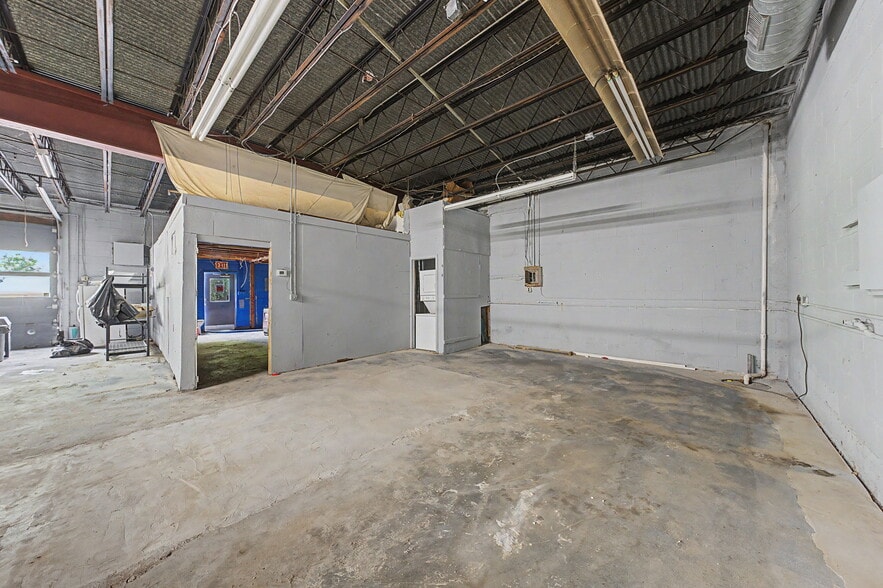 More Photos Of 23 Malcolm St, Morristown Industrial For Sale