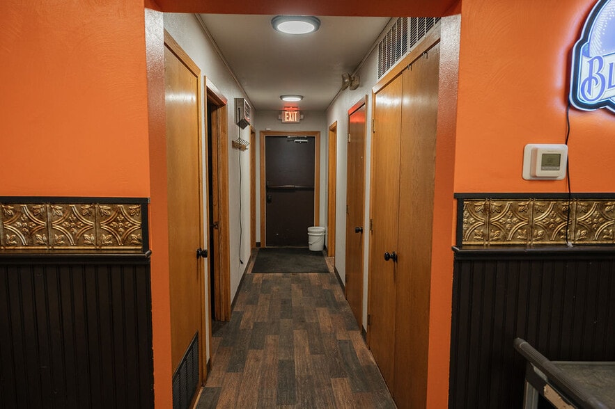 More Photos Of 510 Main St, Ormsby Restaurant For Sale