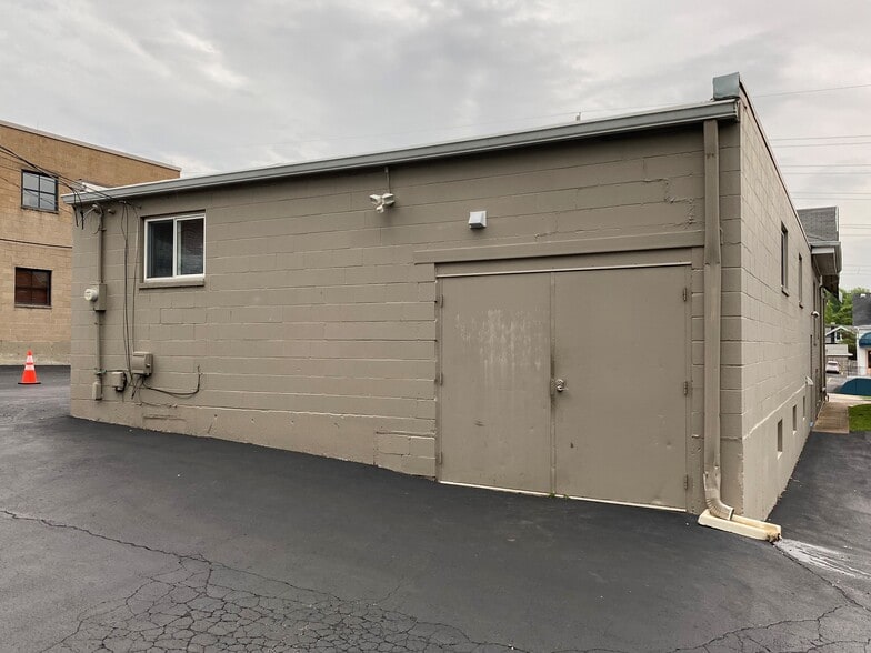 More Photos Of 2015 S Big Bend Blvd, Saint Louis Warehouse For Sale