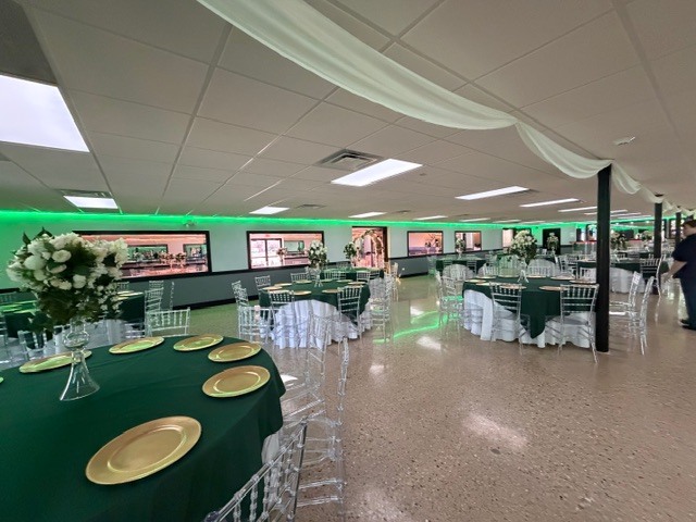 More Photos Of 170 W Roosevelt Rd, West Chicago Flex For Sale