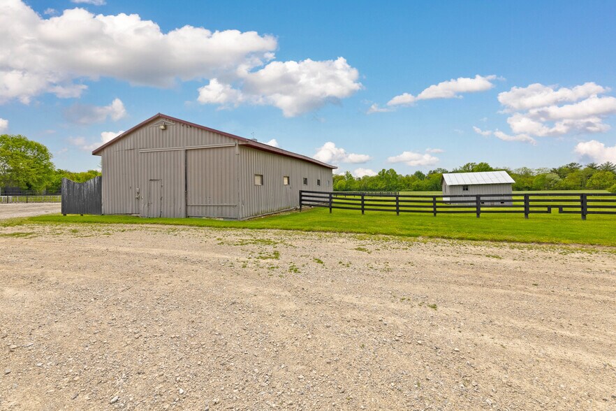 More Photos Of 9317 S Johnstown-Alexandria Rd, Johnstown Horse Stables For Sale