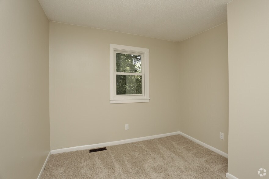 More Photos Of 30 Allen Ave, Asheville Apartments For Sale