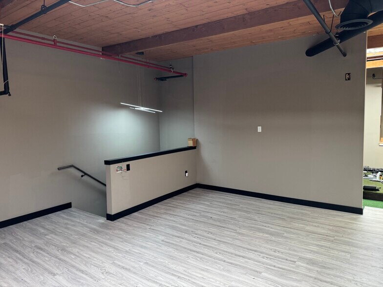 More Photos Of 4125 Market St, Ventura Light Manufacturing For Sale