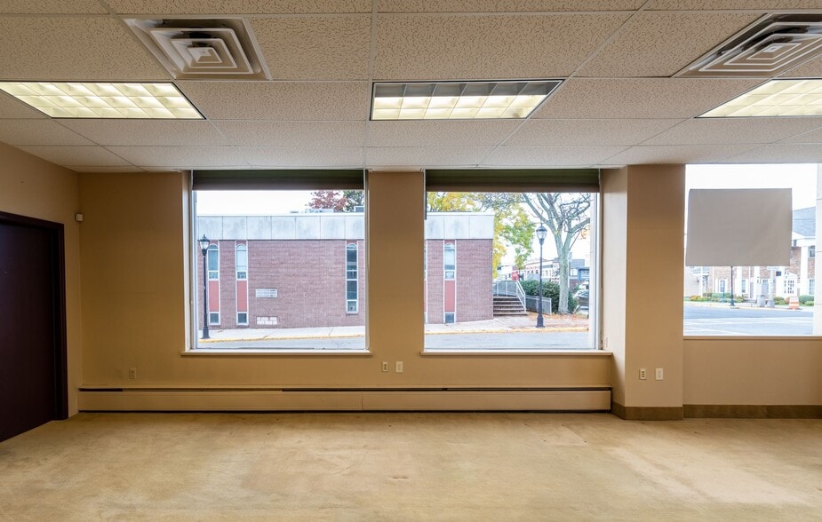 More Photos Of 260 Bloomfield Ave, Caldwell Office Residential For Lease