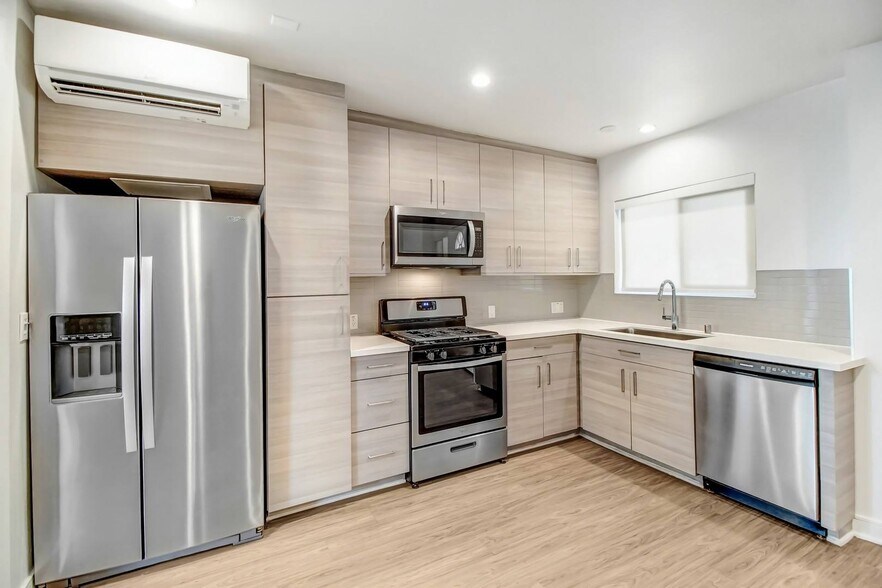 More Photos Of 700 S 6th St, Burbank Apartments For Sale