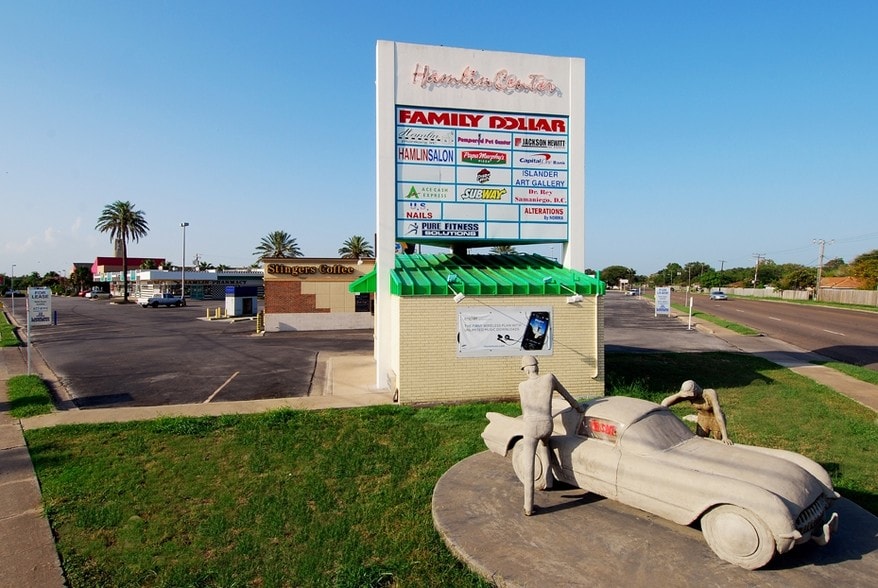 More Photos Of 3800-4060 S Staples St, Corpus Christi Storefront For Lease