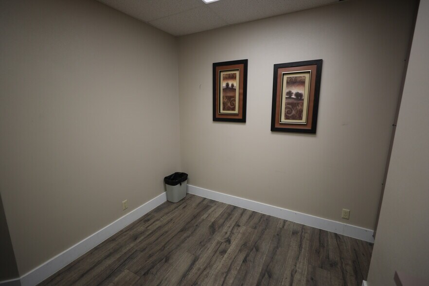 More Photos Of 4100 W 15th St, Plano Medical For Sale