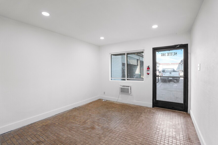 More Photos Of 19232 Beach Blvd, Huntington Beach Auto Dealership For Lease