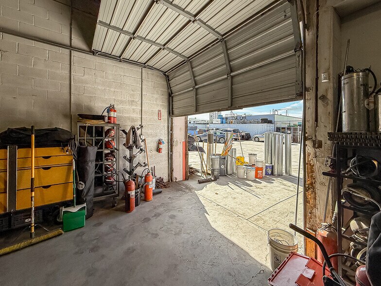 More Photos Of 7650 Gloria Ave, Van Nuys Warehouse For Sale