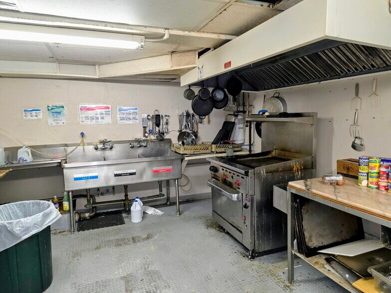 More Photos Of 148 Taylor St, Springfield Rehabilitation Center For Sale