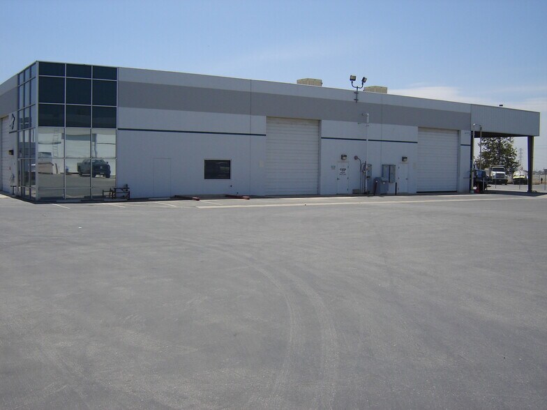 More Photos Of 3501 Unicorn Rd, Bakersfield Service For Lease
