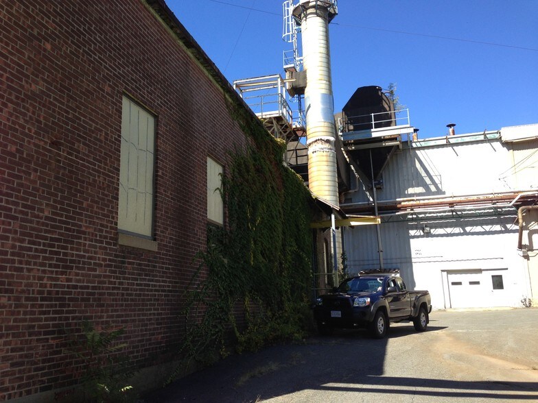 More Photos Of 157 Columbia St, Lee Warehouse For Sale