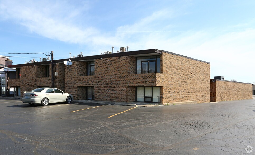 More Photos Of 186-192 Skokie Valley Blvd, Highland Park Unknown For Lease