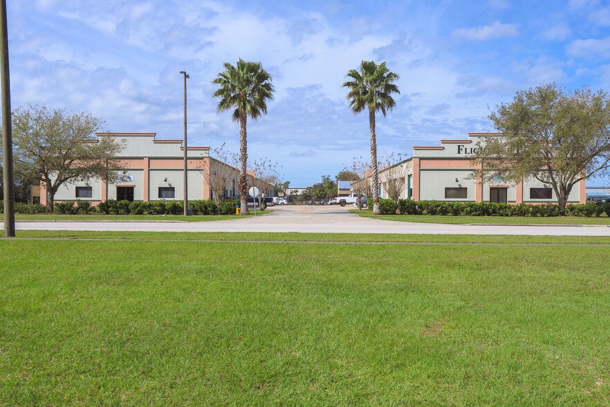 Primary Photo Of 813 Flightline Blvd, Deland Unknown For Lease