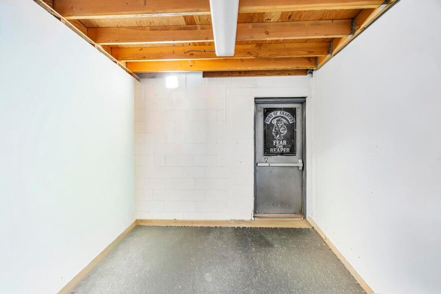 More Photos Of 2231 Fifth Ave, Ronkonkoma Warehouse For Sale