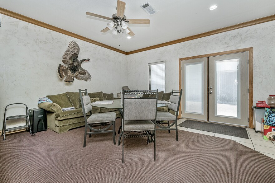 More Photos Of 11616 Tanglewood Rd, Amarillo Office For Sale