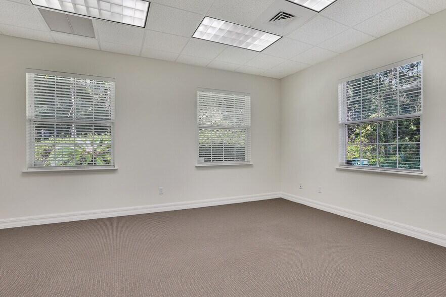 More Photos Of 4711 NW 53rd Ave, Gainesville Medical For Lease