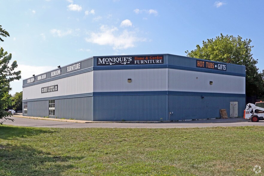 More Photos Of 405 Ninth St W, Cornwall Freestanding For Lease
